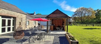 Charming Dryslwyn Cottage Retreat