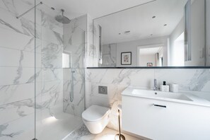 Shower - Porth Beach Villa 9 Longshore, Newquay (Newquay)