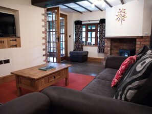 Living area - Brambles Cottage, Malvern (Malvern)