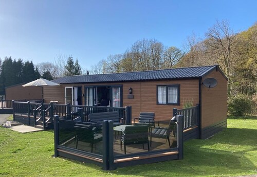 Deri, Llanarth, Ceredigion. TV