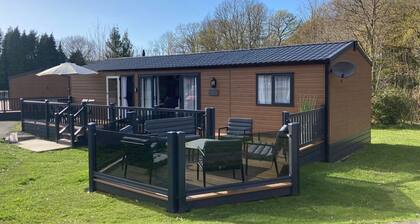 Deri, Llanarth, Ceredigion. TV