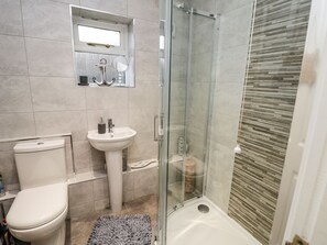 Shower - Maplebeck, Whitby, North Yorkshire (Whitby)
