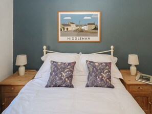 Room - Teal Cottage, is in Middleham. (Leyburn)