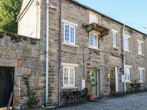 Exterior - Teal Cottage, is in Middleham. (Leyburn)