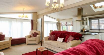 Lodge 26, Fishing Lakes, 2-bed