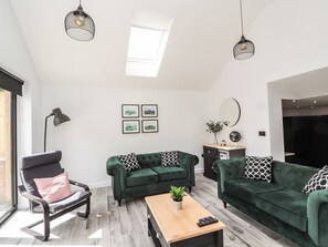 Living area - Charming Ty Coch in Ruthin (Ruthin)