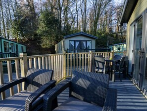 Outdoor dining - Lily Rose Lodge, Cumbria 2 bed (Windermere)