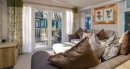 Lily Rose Lodge, Cumbria 2 bed