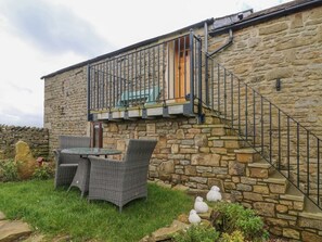 Outdoor dining - MELSOME, all first floor, renovated, near Settle (Settle)