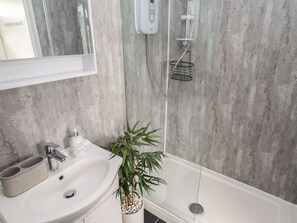 Shower - 39 Cherry Park, Chapel St Leonards (Skegness)