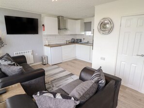 Living area - 39 Cherry Park, Chapel St Leonards (Skegness)
