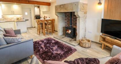 Mirk Cottage, Cragg Vale