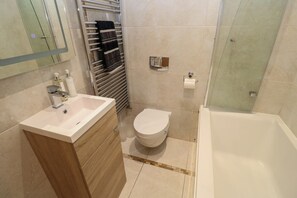 Shower - The Penthouse, Helston (Helston)