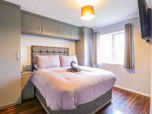 Room - 3 bed lodge, Ramsey, sleeps 6. (Huntingdon)