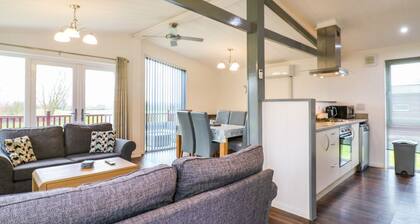 3 bed lodge, Ramsey, sleeps 6.