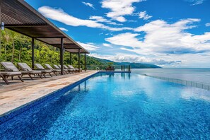 Pool - Luxurious upscale condo w/ wraparound oceanfront view & shared pool (Puerto Vallarta)