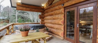 Heron Lodge with Hot Tub Bliss