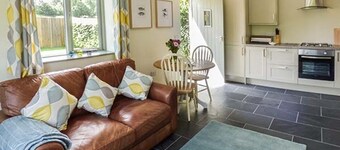 The Lodge, Lower Trefedw, Pandy, South Wales