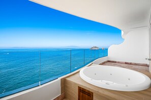 Property grounds - Stunning Oceanfront Apartment with Breathtaking Views and Luxurious Amenities (Puerto Vallarta)