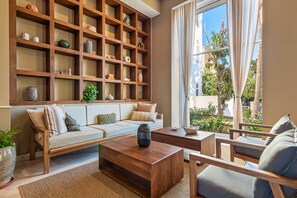 TV - Modern oceanfront studio with breathtaking sunsets, heated pools & beach access (Puerto Vallarta)