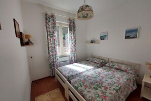 Iron/ironing board - Fetovaia Magic Holiday Villa (Campo nell'Elba)