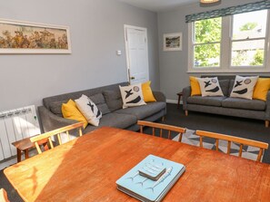 Living area - 8 Rosewall Cottages in St Ives (St. Ives)