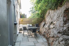 Outdoor dining - 8 Rosewall Cottages in St Ives (St. Ives)