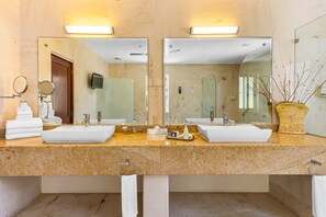 Shower, hair dryer, towels - Elegant oceanview penthouse with private rooftop jacuzzi, pools & spa access (Puerto Vallarta)