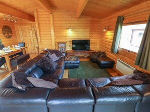 Living area - Forest Lodge, Kenwick Woods (Louth)