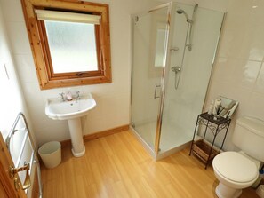 Shower - Forest Lodge, Kenwick Woods (Louth)