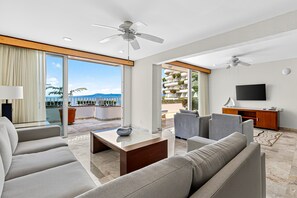 TV - Stylish oceanview suite with infinity pool, full kitchen & bay-view terrace (Puerto Vallarta)