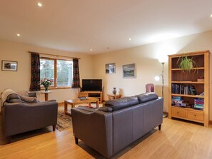Living area - Bruach Gorm Cottage, Grantown-On-Spey (Grantown-on-Spey)