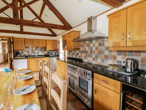 Dishwasher, high chair - Beesoni Lodge, Castlemorton (Malvern)
