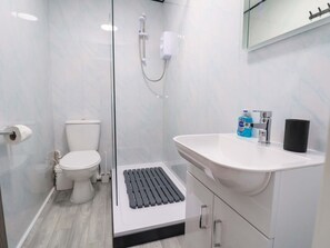 Shower - 4 Willow Grove - Freehold, Talacre (Holywell)