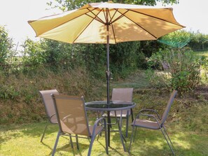Outdoor dining - Owl's Nest, South Molton (South Molton)