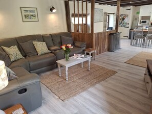 Living area - Owl's Nest, South Molton (South Molton)