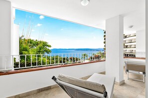 Property grounds - Elegant hillside villa with panoramic views, pool, hot tub & luxe interiors (Puerto Vallarta)