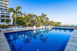 A heated pool - Elegant hillside villa with panoramic views, pool, hot tub & luxe interiors (Puerto Vallarta)