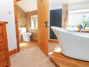 Shower - The Moorhen House, Yorkshire. TV (Bedale)