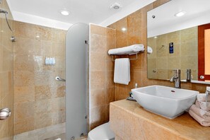 Shower, hair dryer, towels - Relaxing coastal escape with panoramic views, pool, hot tub & sunny terrace (Puerto Vallarta)