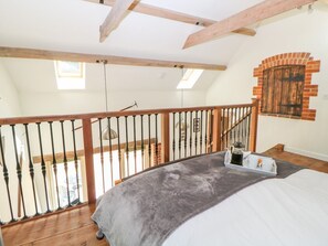 Interior - The Cart Shed, Willow Grange Barns, Stanfield (Dereham)
