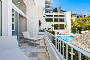 Terrace/patio - Stylish suite with WiFi,  hot tub, gym access, heated pool & terraces (Puerto Vallarta)