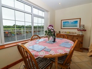 Dining - The Cottage at Ty Newydd, 2bed (Llanfairpwllgwyngyll)