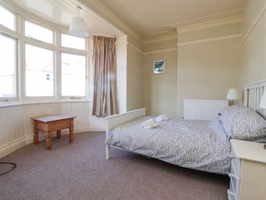 Room - Avalon Lodge, Bridlington, TV. (Bridlington)