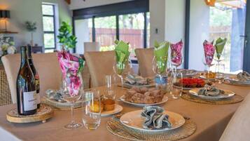 Luxury House, Garden View | Dining