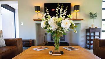 Luxury House, Garden View | Interior