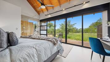 Luxury House, Garden View