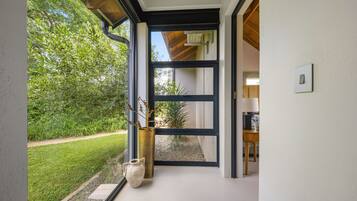 Luxury House, Garden View | Interior