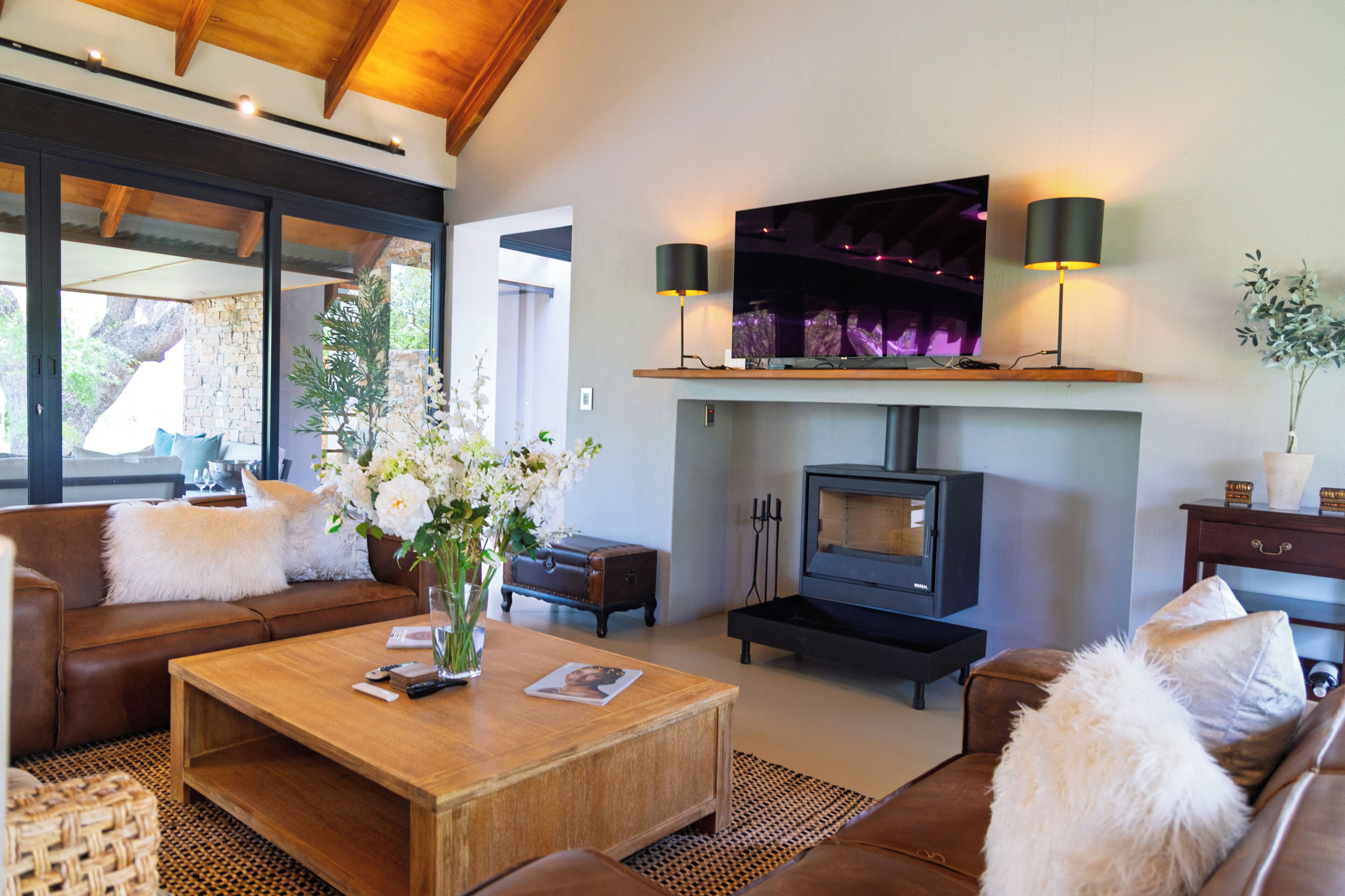 Luxury House, Garden View | Living area