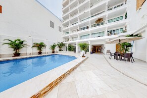 A heated pool - Central Puerto Vallarta condo with pool, ocean views & fast WiFI - walk to beach (Puerto Vallarta)